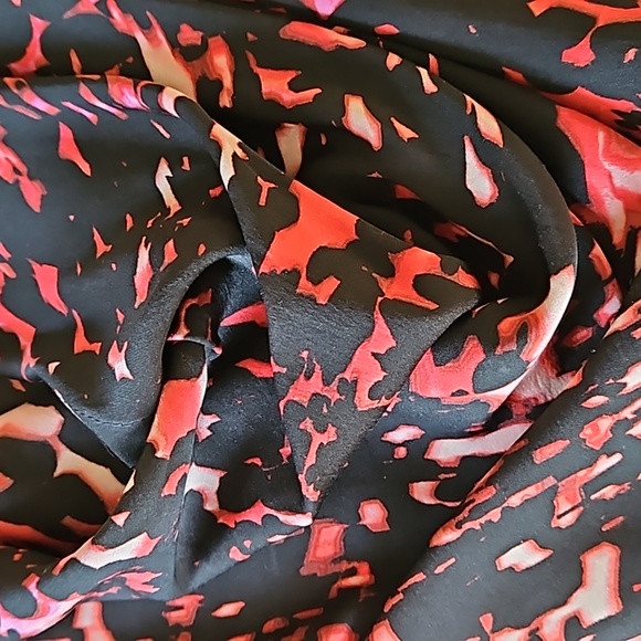 Classiques Entire Red + black SILK sleeveless cowl neck blouse, XL, EUC. - Picture 4 of 14